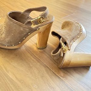 Tory Burch tan suede sling back heels size 8.5